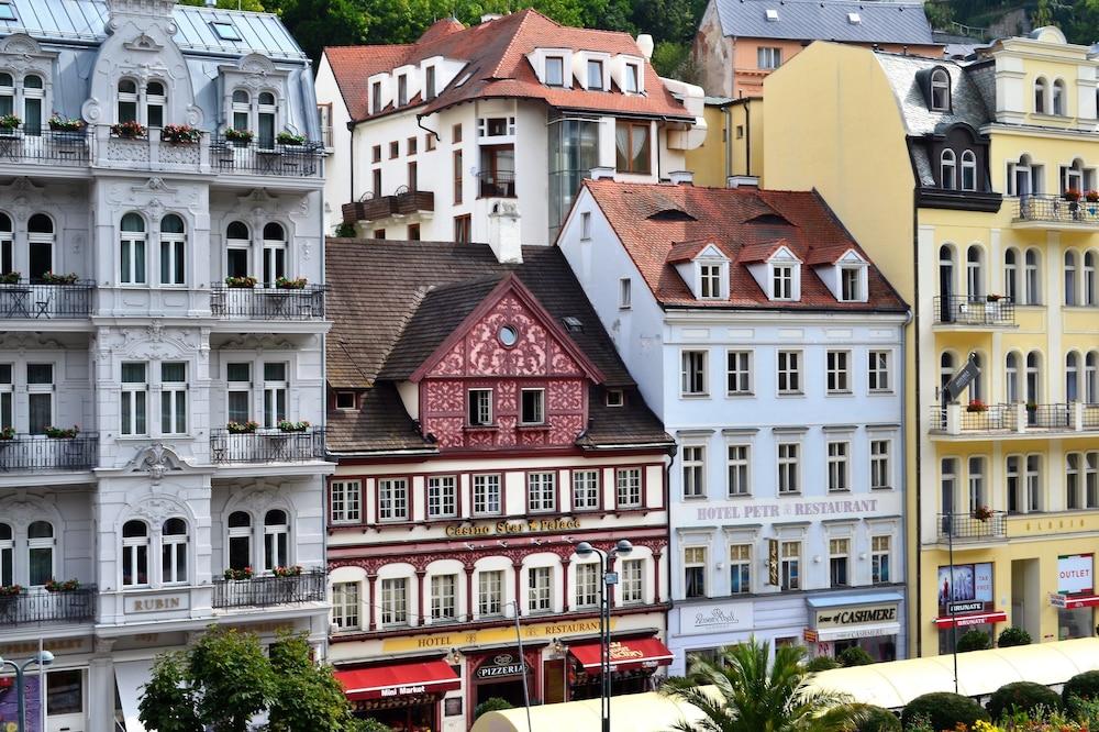 Petr Hotel